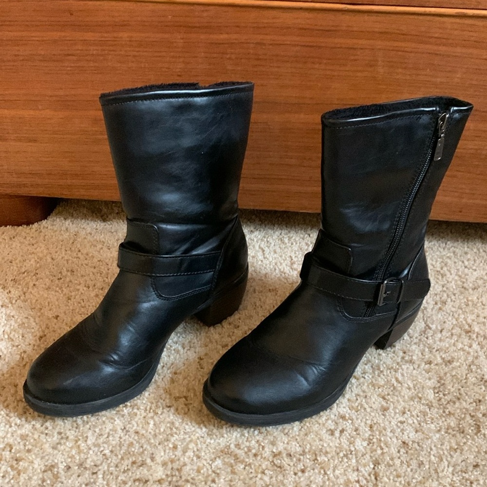 Women’s Khombu black boots size 7M
